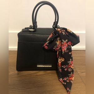 NWOT Steve madden black crossbody bag with flower details